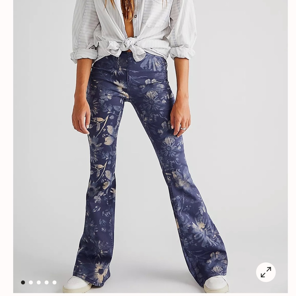 Floral Print High-Waist Flare Pants - Navy